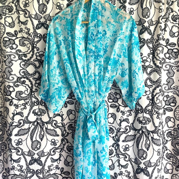 Beach coverup/ dressing robe new - Picture 1 of 5